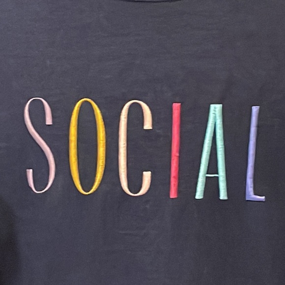 WILDFOX  Embroidered Lettering Size Medium Sweater with Split sides - Picture 4 of 4